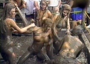 mud wrestling 50.JPG